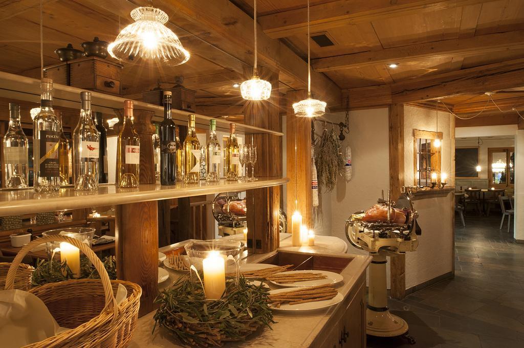 Italian Lifestyle Hotel & Osteria Chartreuse Тун Екстериор снимка