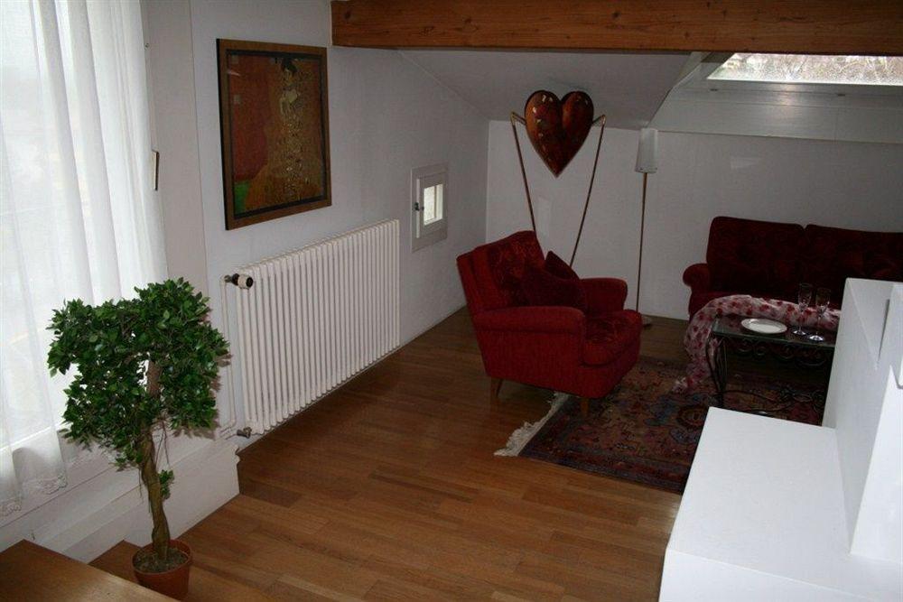 Italian Lifestyle Hotel & Osteria Chartreuse Тун Екстериор снимка