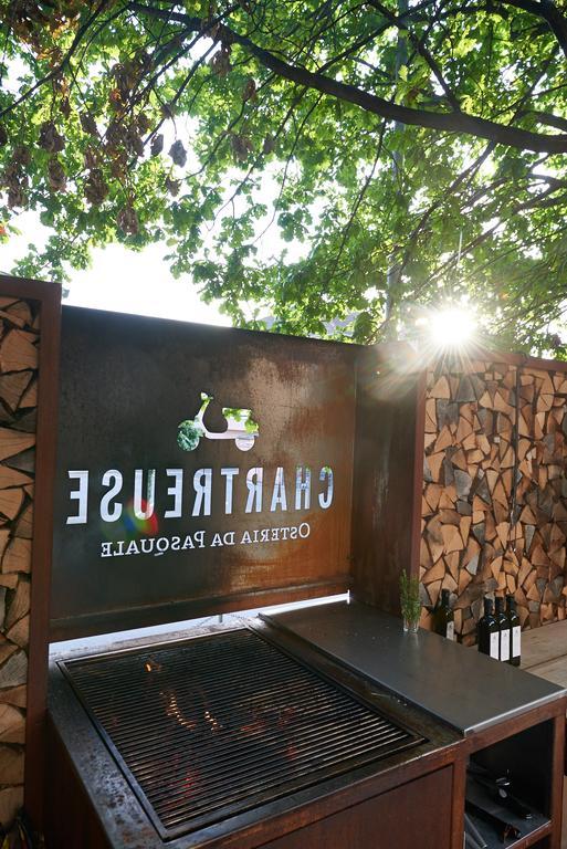 Italian Lifestyle Hotel & Osteria Chartreuse Тун Екстериор снимка