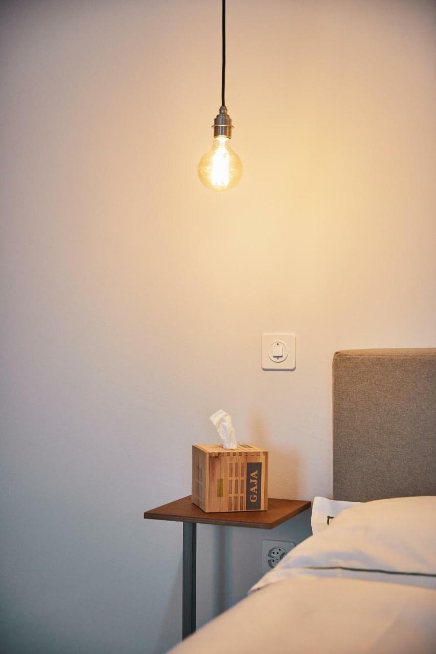 Italian Lifestyle Hotel & Osteria Chartreuse Тун Екстериор снимка